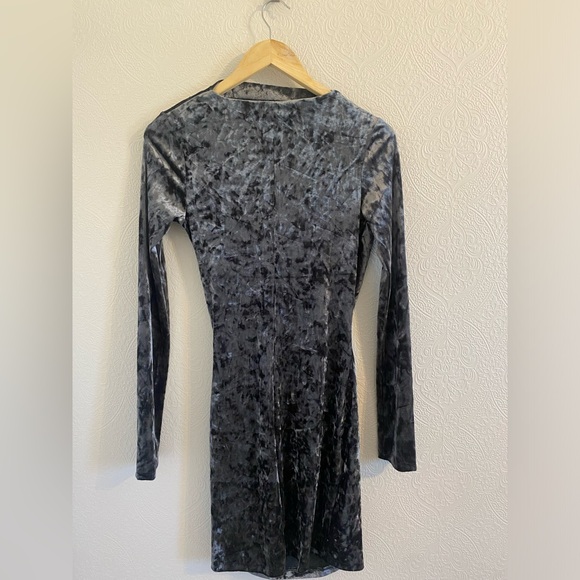 H&M Dress - long sleeve, ruched, mini, crushed velvet - XS - Picture 3 of 6
